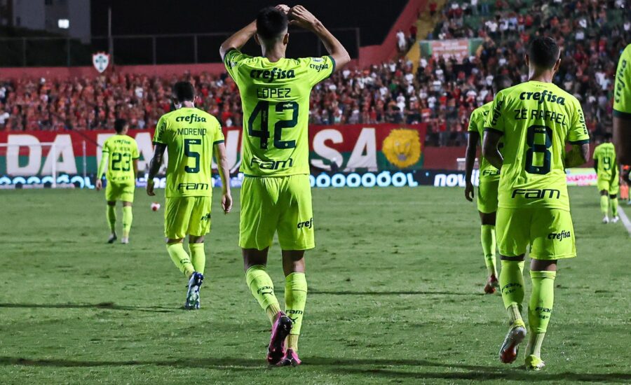 Palmeiras vence Portuguesa e assume liderança geral do Paulistão